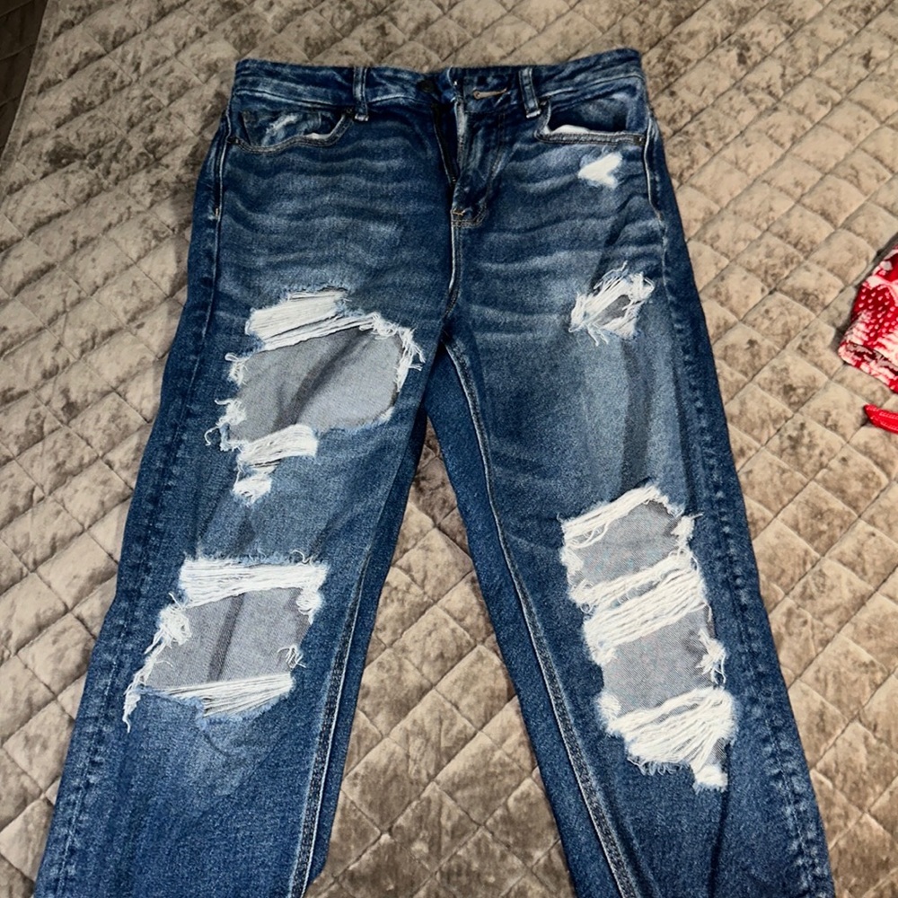 AMERICAN EAGLE MOM JEANS